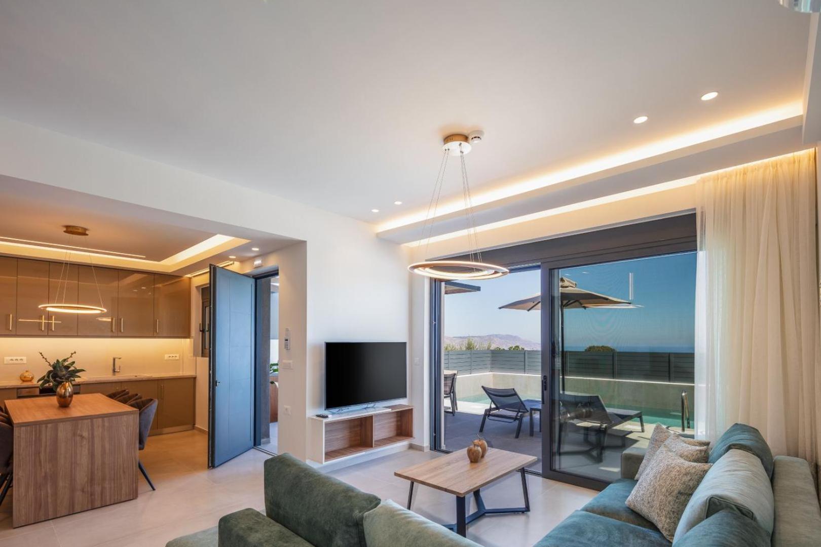 Four Horizons Luxury