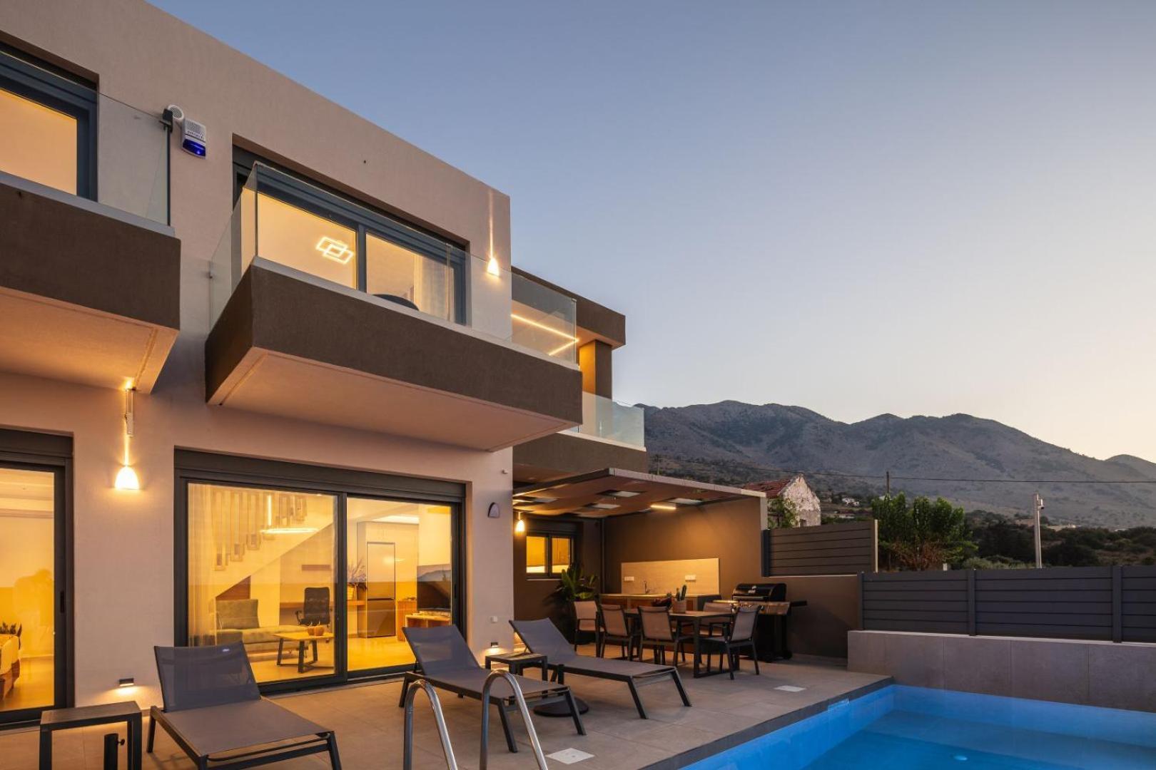 Four Horizons Luxury *